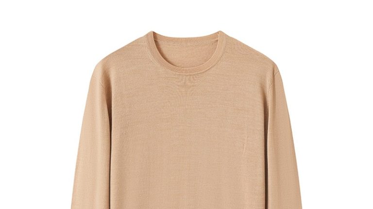 Crew Neck vs V-Neck Sweater: Choosing for Fashion Brands in 2026