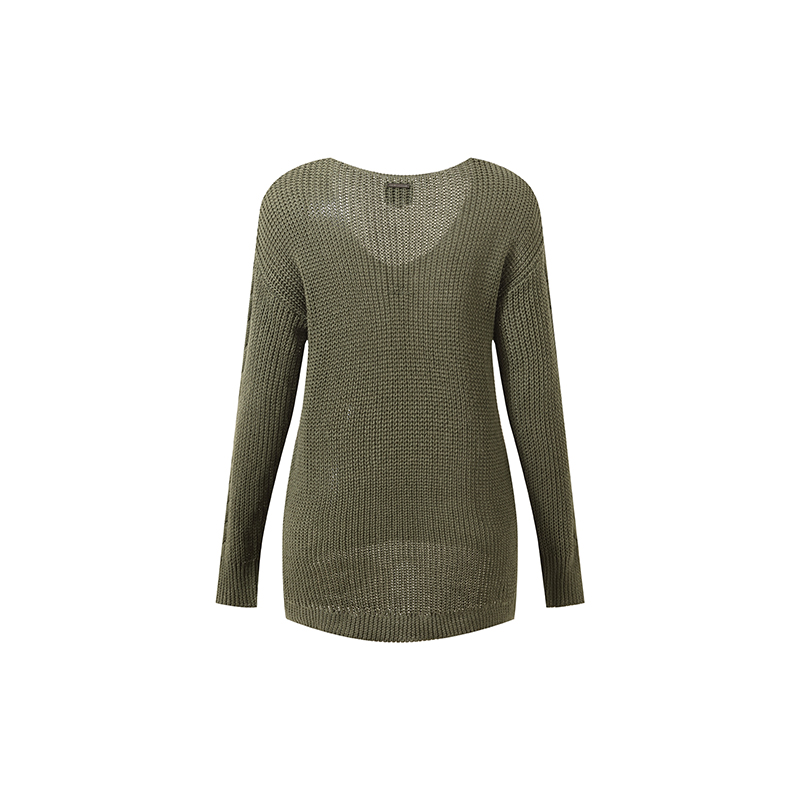 Close-up of 330g 100% combed cotton knit texture on 5GG heavyweight V-neck sweater for wholesale sourcing