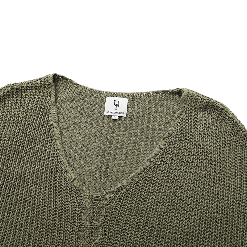 V-neck seam detail on 5GG heavy cotton slouchy jumper for private label knitwear manufacturing