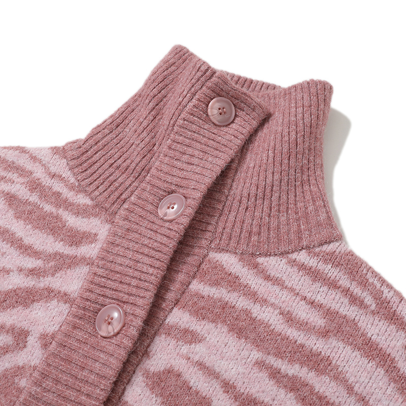 Women's winter turtleneck sweater style 2 – chunky knit design, suitable for private label OEM sourcing from knitwear manufacturers